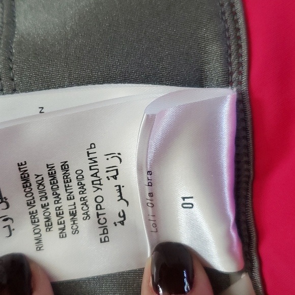 No Ka’ Oi scallop trim sports bra Size S - Picture 10 of 11